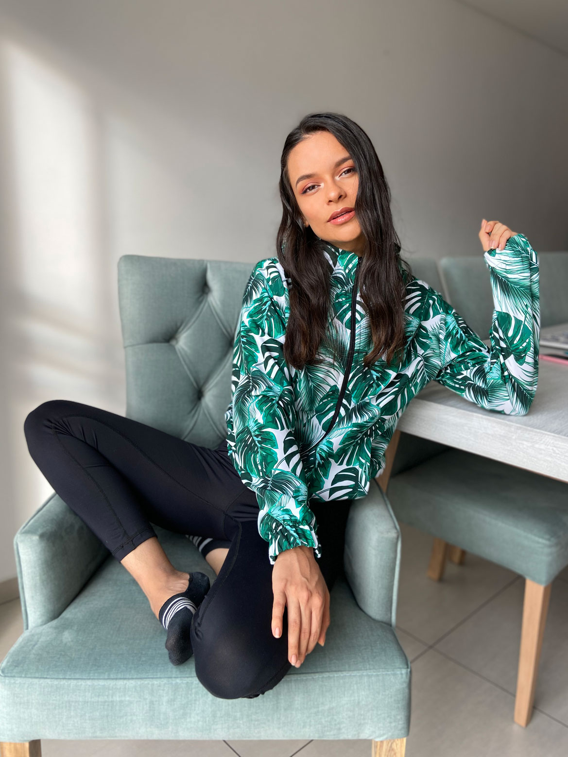 Chaqueta-verde-hojas-antifluidos